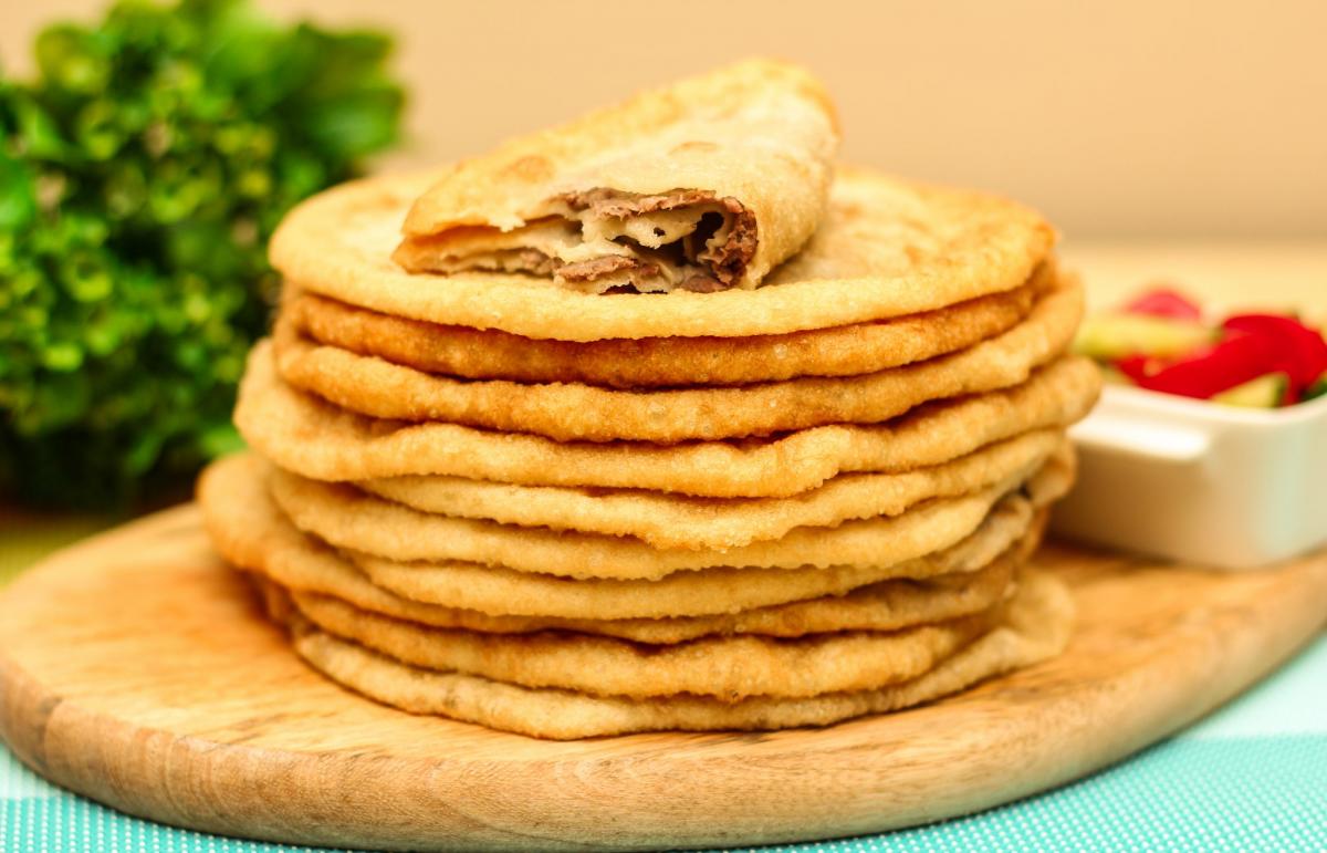 Халуун хуушуурын араас хүйтэн айраг, кола ууж болохгүй